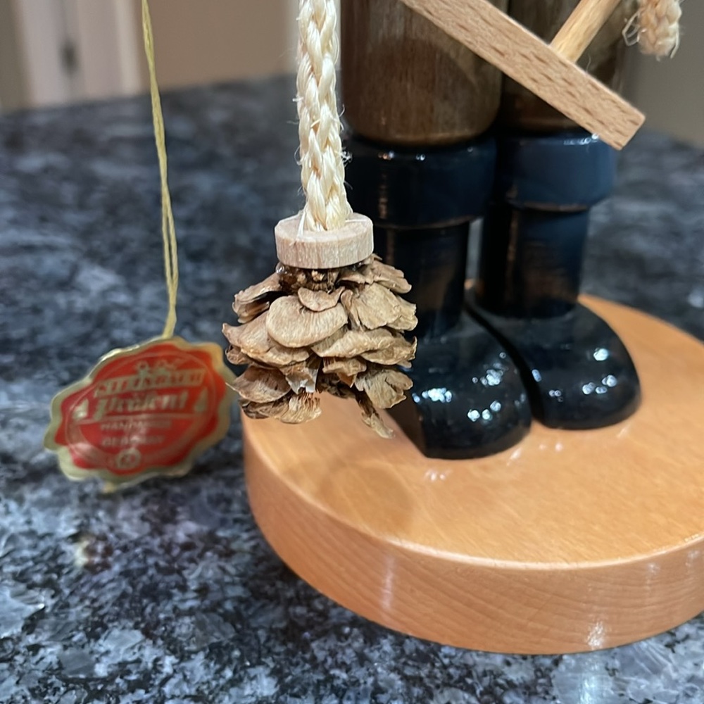 Steinbach junior chimney sweep with rope nutcracker - Picture 7 of 9